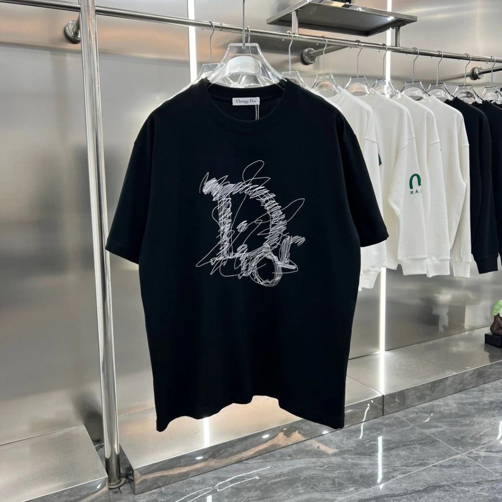 A Short History of Fashion and the Rise of the Men’s Premium&nbsp;T-Shirt